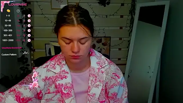 Josephine Kiss online show from July 2026 06:00:01 AM