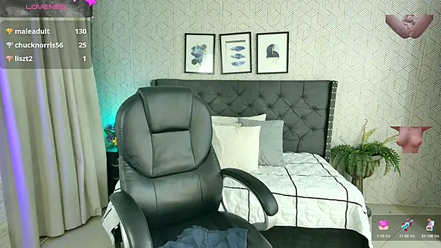 Snapshot of sussy__stone chatting on December 2024 04:17:01 PM sussy stone online show from December 2024 04:17:01 PM