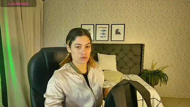 Snapshot of sussy__stone chatting on January 2025 12:35:01 PM sussy stone online show from January 2025 12:35:01 PM