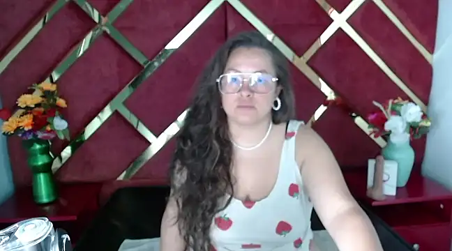 Snapshot of SaraThomso chatting on January 2025 03:09:02 AM SaraThomso online show from January 2025 03:09:02 AM