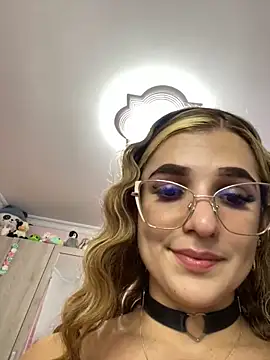 caroline jonson online show from December 2024 10:07:02 PM