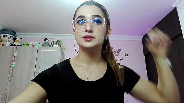 caroline jonson online show from December 2024 07:29:02 PM