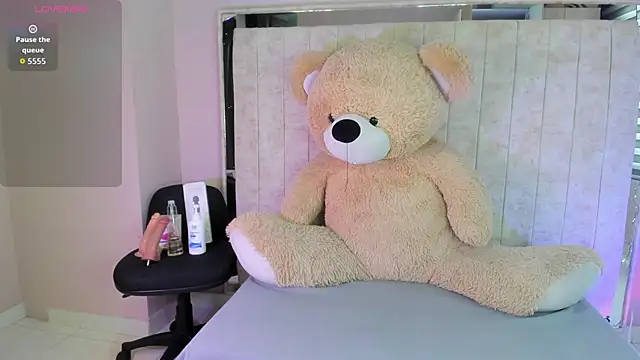 Danna 777  online show from October 2025 08:09:02 PM