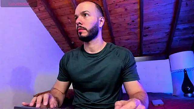 Tom Bailey online show from February 2026 12:34:01 PM