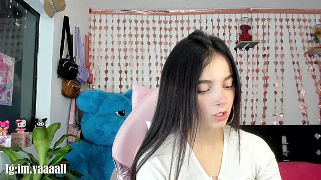 Snapshot of lucyy_tay chatting on September 2025 09:51:01 PM lucyy tay online show from September 2025 09:51:01 PM