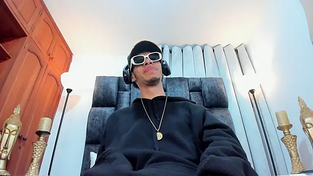 Snapshot of TomyMosterCock chatting on January 2025 12:00:01 AM TomyMosterCock online show from January 2025 12:00:01 AM