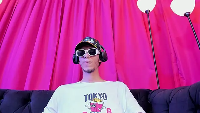 Snapshot of TomyMosterCock chatting on January 2025 02:36:01 AM TomyMosterCock online show from January 2025 02:36:01 AM