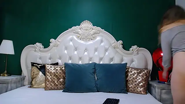 Snapshot of ArielBurn chatting on February 2025 07:27:01 PM ArielBurn online show from February 2025 07:27:01 PM