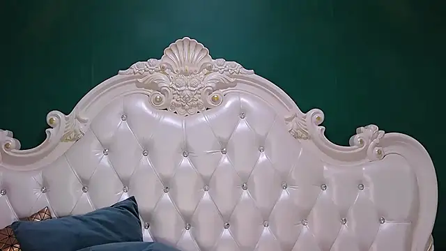 Snapshot of ArielBurn chatting on September 2025 12:21:01 AM ArielBurn online show from September 2025 12:21:01 AM