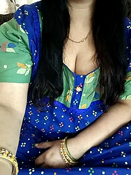 Snapshot of cuteyqueen chatting on February 2026 05:11:01 AM cuteyqueen online show from February 2026 05:11:01 AM