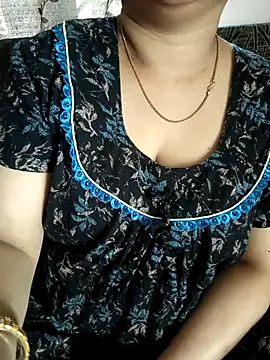 Snapshot of cuteyqueen chatting on February 2026 06:18:02 AM cuteyqueen online show from February 2026 06:18:02 AM