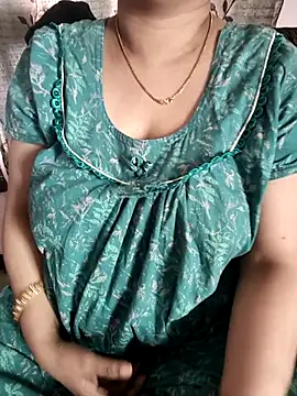 Snapshot of cuteyqueen chatting on February 2026 06:20:02 AM cuteyqueen online show from February 2026 06:20:02 AM