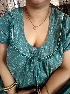 Snapshot of cuteyqueen chatting on February 2026 04:09:01 AM cuteyqueen online show from February 2026 04:09:01 AM