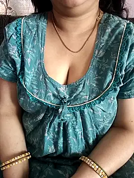 Snapshot of cuteyqueen chatting on February 2026 06:10:02 AM cuteyqueen online show from February 2026 06:10:02 AM