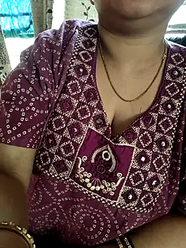 Snapshot of cuteyqueen chatting on February 2026 10:44:02 AM cuteyqueen online show from February 2026 10:44:02 AM