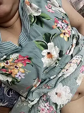 Snapshot of cuteyqueen chatting on March 2026 10:06:01 AM cuteyqueen online show from March 2026 10:06:01 AM