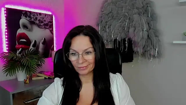 HelenLuxx online show from March 2025 05:29:01 PM