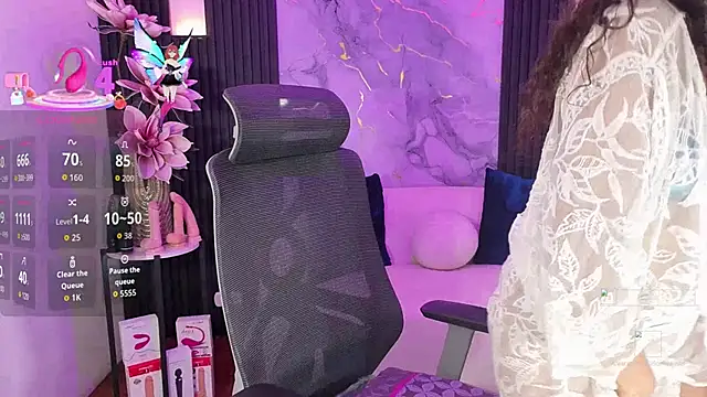 leslyflorez online show from September 2025 04:14:01 AM