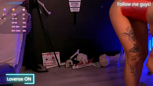 AriaVoss online show from October 2025 09:26:02 PM