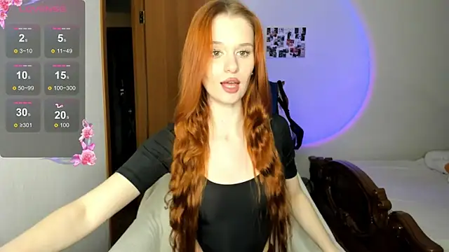 Snapshot of EmilySoul chatting on October 2025 08:20:01 PM EmilySoul online show from October 2025 08:20:01 PM