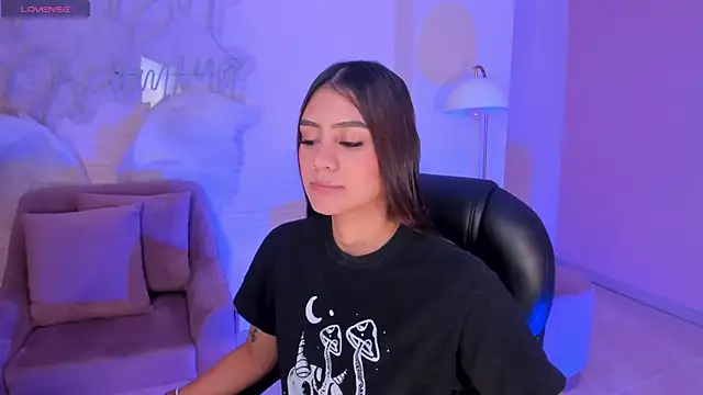 Snapshot of AllyJensen chatting on February 2025 09:42:01 AM AllyJensen online show from February 2025 09:42:01 AM