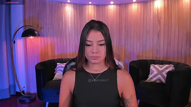 Snapshot of AllyJensen chatting on November 2025 10:01:02 AM AllyJensen online show from November 2025 10:01:02 AM