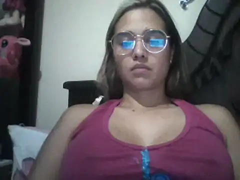 trianabell online show from March 2025 02:57:02 AM