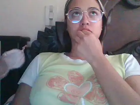 trianabell online show from March 2025 03:49:01 PM