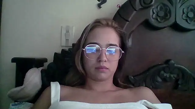 trianabell online show from October 2025 04:48:02 PM