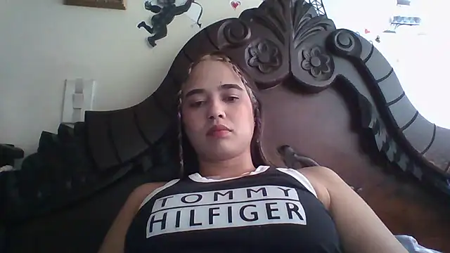 trianabell online show from November 2025 03:45:02 PM