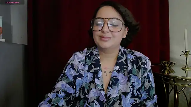 BustyAllyy online show from November 2025 06:20:01 PM