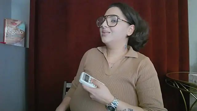 BustyAllyy online show from December 2025 06:03:02 PM