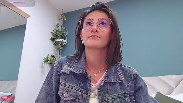 SharisWillian online show from January 2025 03:43:01 AM