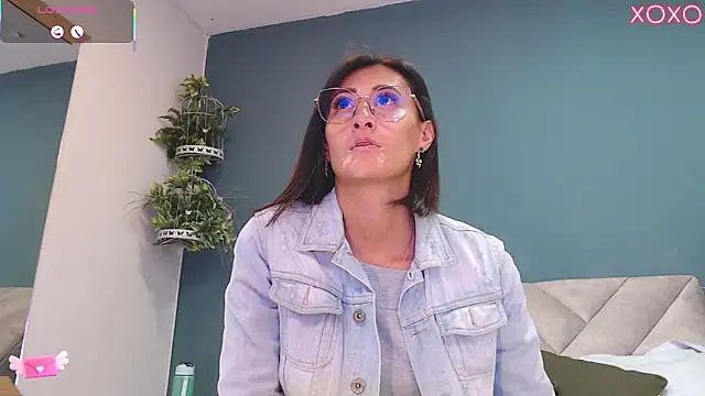 SharisWillian online show from October 2025 03:47:02 AM