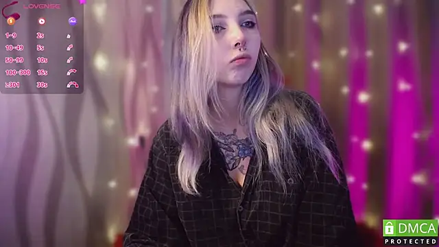 Snapshot of JustMeowGirl chatting on February 2025 04:27:01 AM JustMeowGirl online show from February 2025 04:27:01 AM