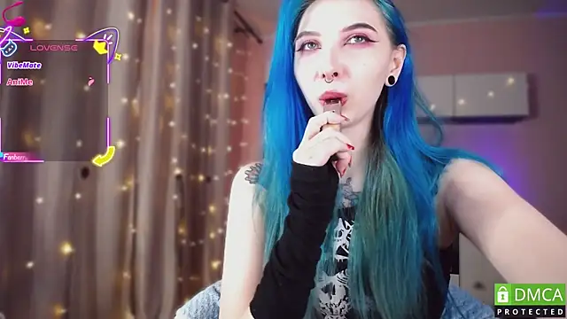 Snapshot of JustMeowGirl chatting on October 2025 04:01:02 AM JustMeowGirl online show from October 2025 04:01:02 AM