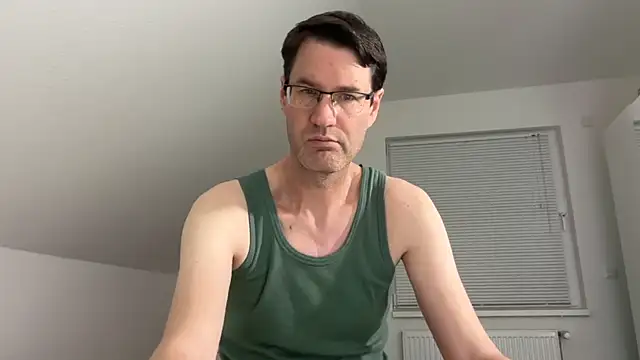 zxzx cam1 online show from April 2026 09:35:01 PM