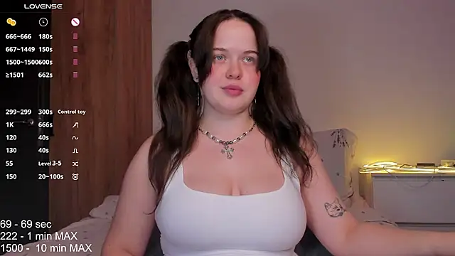 Snapshot of HANNA_MONTANAS chatting on November 2025 06:46:02 PM HANNA MONTANAS online show from November 2025 06:46:02 PM