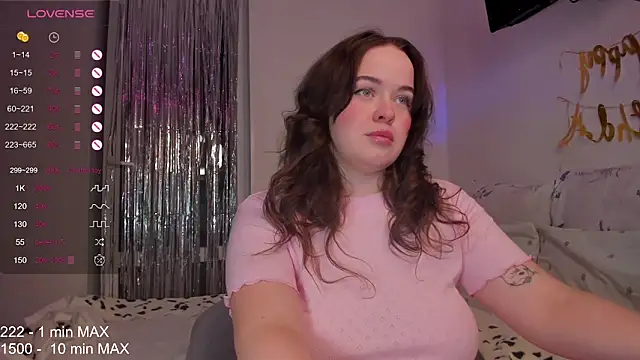 Snapshot of HANNA_MONTANAS chatting on December 2025 04:59:02 PM HANNA MONTANAS online show from December 2025 04:59:02 PM