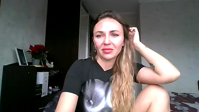 AngelinaLove28 online show from November 2025 07:43:01 AM