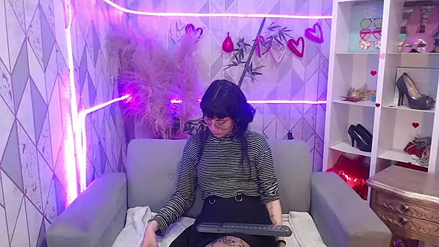 charlottemoonxz online show from October 2025 07:02:01 PM