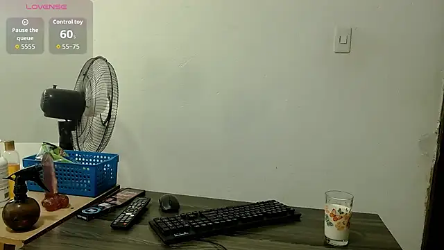 Snapshot of bubis_laru53 chatting on September 2025 07:52:02 AM bubis laru53 online show from September 2025 07:52:02 AM