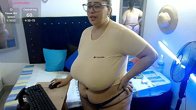 Snapshot of bubis_laru53 chatting on November 2025 08:03:01 AM bubis laru53 online show from November 2025 08:03:01 AM