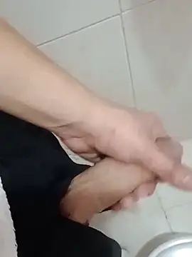 Snapshot of Wynni chatting on March 2026 07:05:01 PM Wynni online show from March 2026 07:05:01 PM