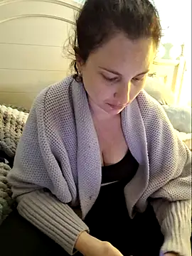 Snapshot of MilfyMrsRobinson chatting on March 2025 12:50:02 AM MilfyMrsRobinson online show from March 2025 12:50:02 AM