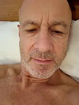 Snapshot of andikali9999 chatting on October 2025 03:24:01 PM andikali9999 online show from October 2025 03:24:01 PM