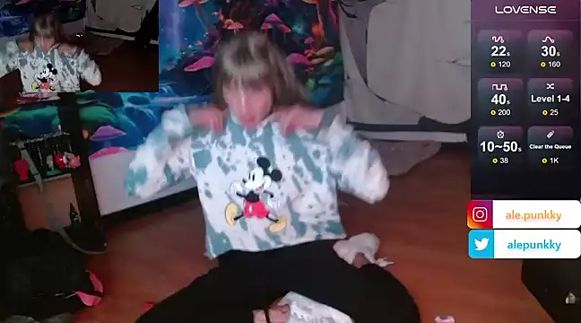 Snapshot of charlotbelucci_ chatting on February 2025 11:22:01 PM charlotbelucci online show from February 2025 11:22:01 PM