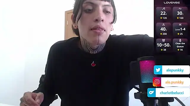 Snapshot of charlotbelucci_ chatting on October 2025 04:26:02 PM charlotbelucci online show from October 2025 04:26:02 PM