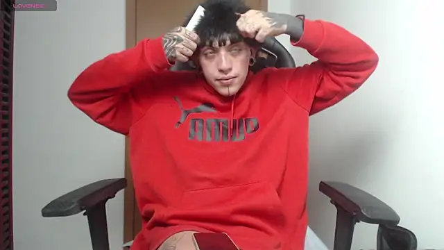 Snapshot of charlotbelucci_ chatting on October 2025 07:41:02 AM charlotbelucci online show from October 2025 07:41:02 AM