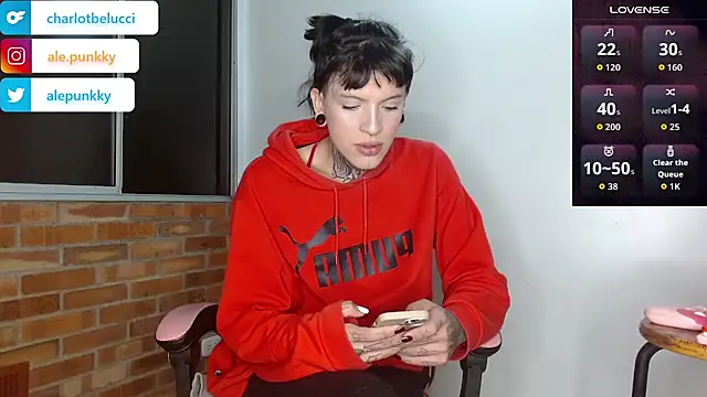 Snapshot of charlotbelucci_ chatting on October 2025 08:37:01 AM charlotbelucci online show from October 2025 08:37:01 AM